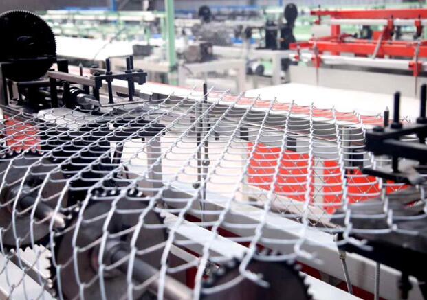 What work should be done when the wire mesh loom is turned on?